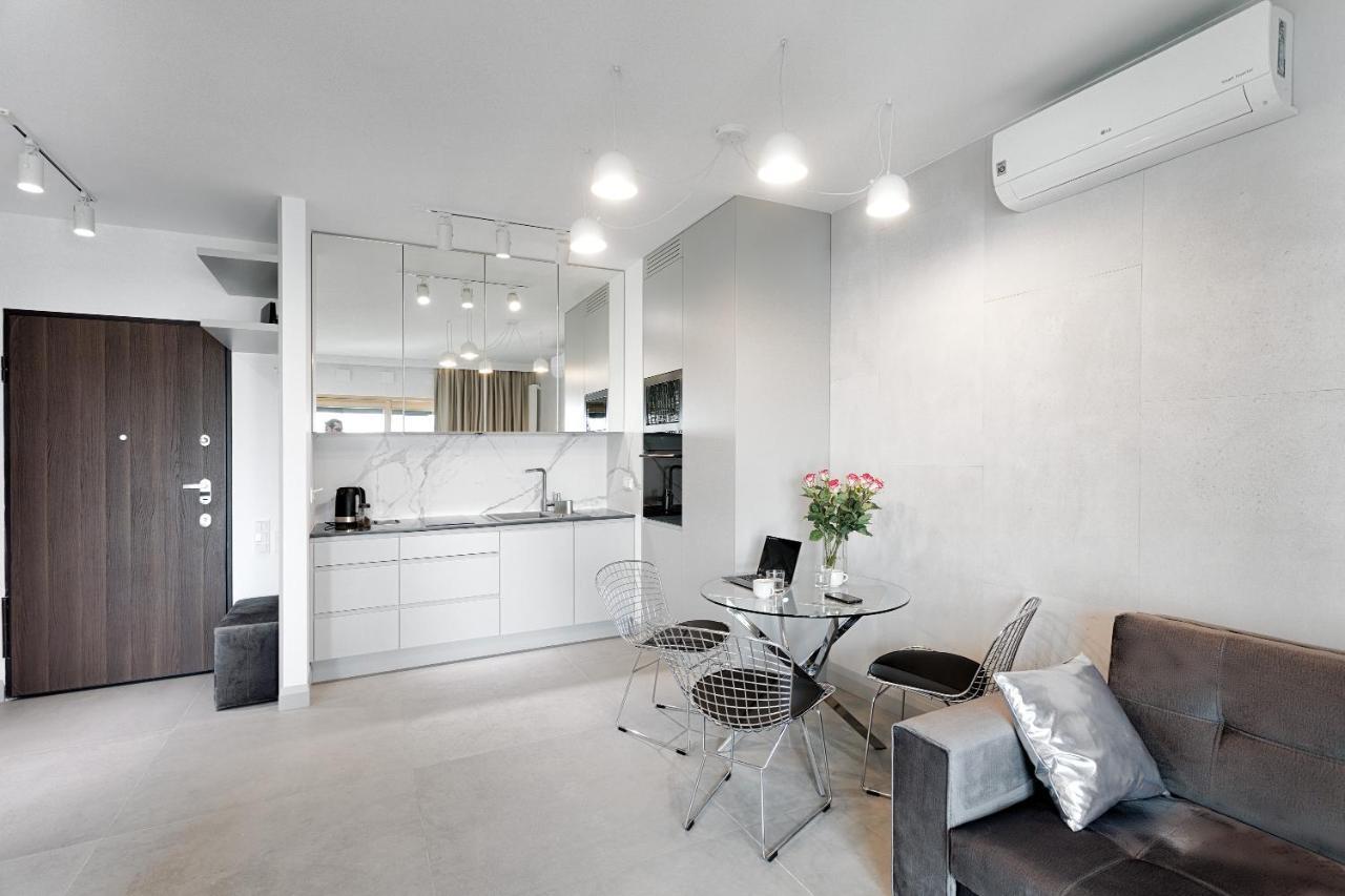 Mennica Residence Luxury Location Варшава Экстерьер фото